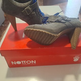 Botines grises Notton con cordones