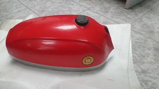 Depósitos gasolina moto clásica
