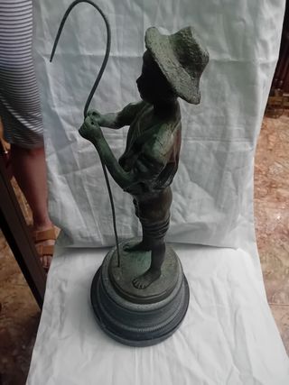 Figura Bronce Niño Pastor Antigua firmada OFERTON