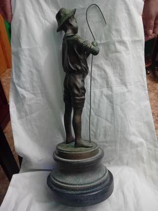 Figura Bronce Niño Pastor Antigua firmada OFERTON