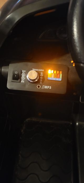 Coche eléctrico infantil