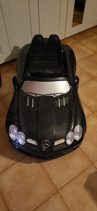 Coche eléctrico infantil