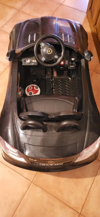 Coche eléctrico infantil