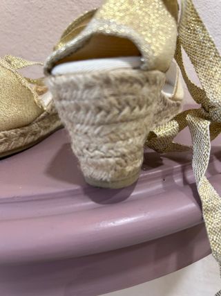 Espardeñas doradas Fallera (T.38) - ¡Como nuevas!