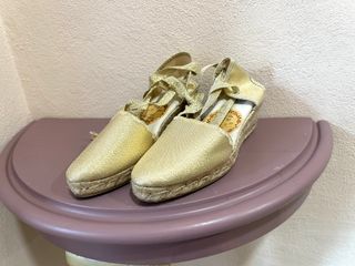 Espardeñas doradas Fallera (T.38) - ¡Como nuevas!