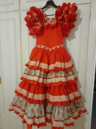 Vestido rojo sevillana