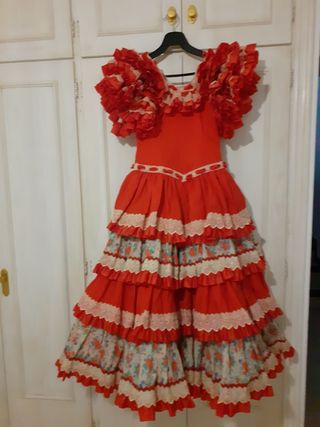 Vestido rojo sevillana