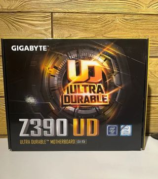 Placa Base Gigabyte Z390 UD