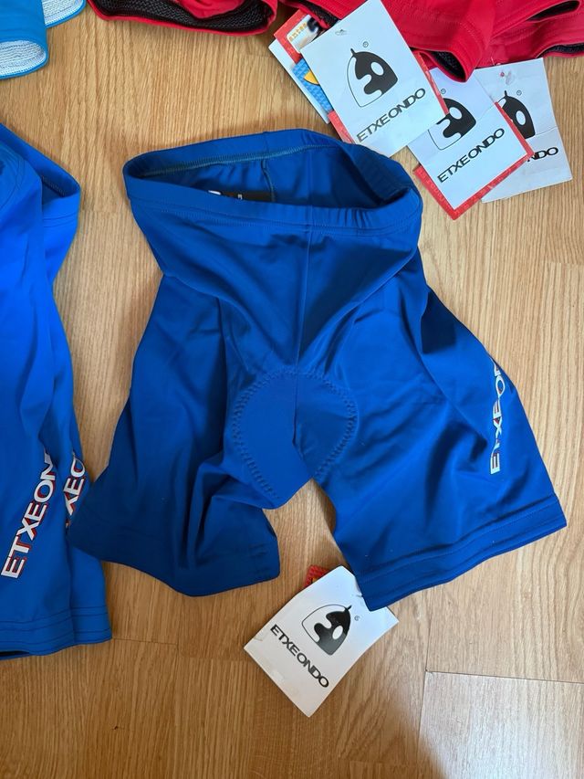Pantaloncini corti Etxeondo femminili NUOVI