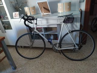Bicicleta carretera vintage 
Contini