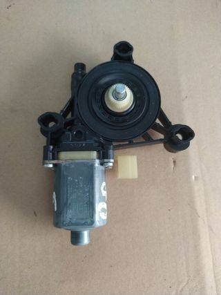 Motor elevalunas Derecho Leon 3