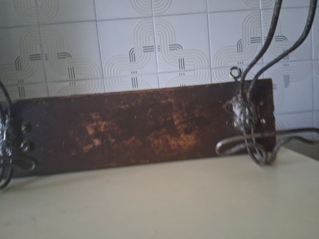 Appendiabiti antico in legno e metallo