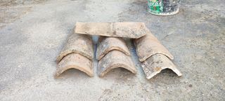 Tejas árabes antiguas, aproximadamente  2000 tejas