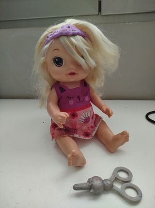Muñeca Baby Alive peinados mágicos
