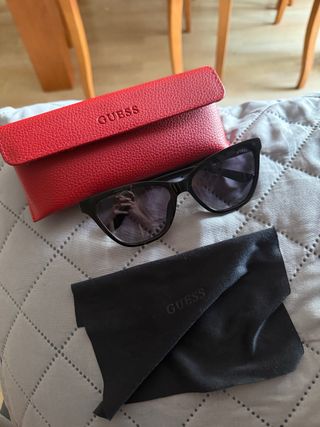Gafas Guess - Cat Eye Negras