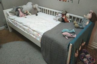Cama infantil IKEA+2barreras+colchón ni un pis