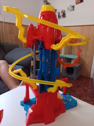 Torre SuperZing circuitos + muñecos y torre asalto
