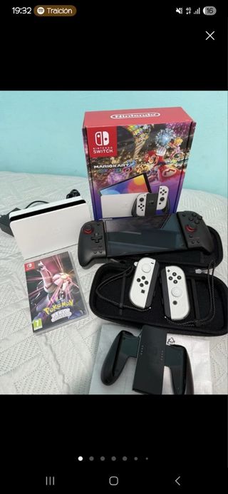 Nintendo Switch OLED Blanca + Mario Kart 8