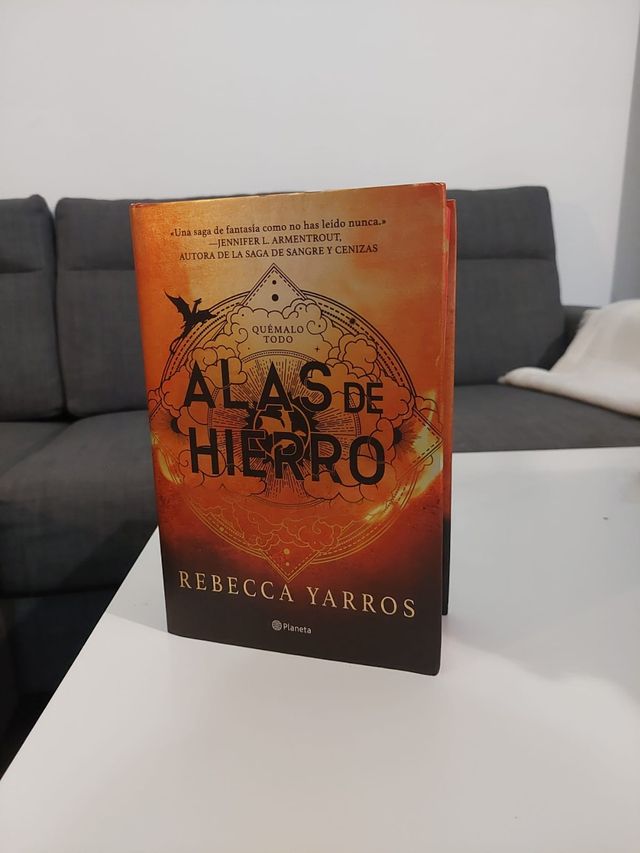 ALAS DE HIERRO EDICION ESPECIAL CANTOS PINTADOS