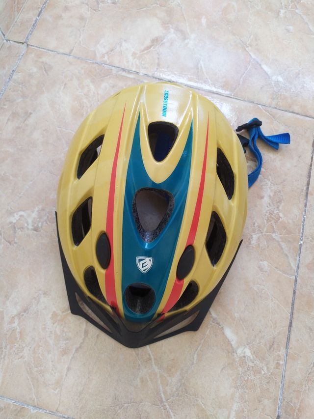 3 Cascos bici: seminuevos