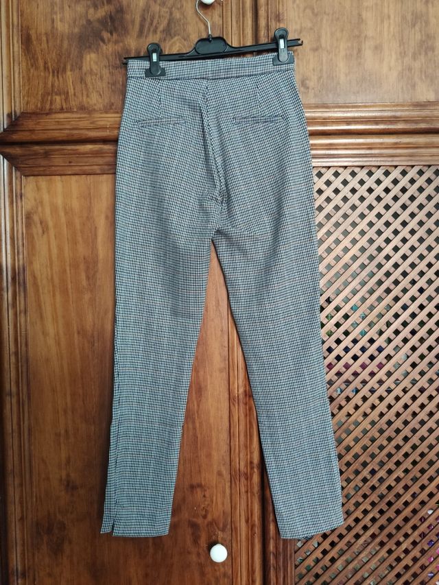 Pantalón pitillo de cuadros