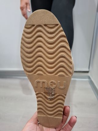 Botas beige de ante con pespunte