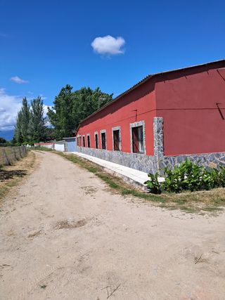 Parcela 3300m2 con casa 240m2