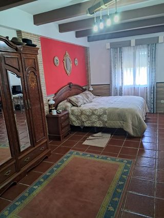 Parcela 3300m2 con casa 240m2