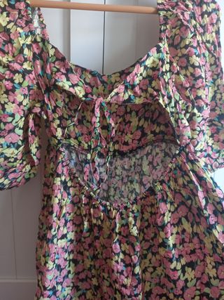Vestido babydoll con estampado floral Bershka M