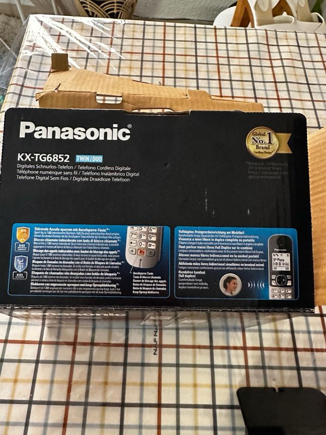 Teléfono inalámbrico Panasonic KX-TG6852