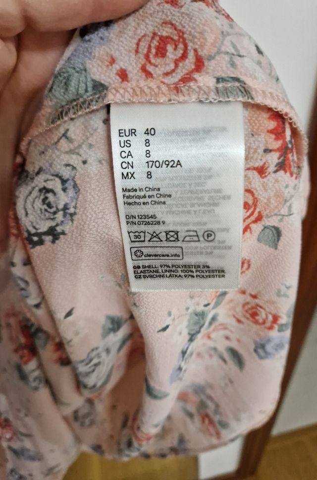 Vestido floral corto rosa