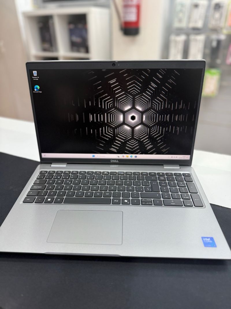 Dell Precision 3591 Plata