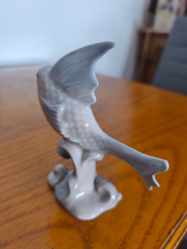 Figura pez de porcelana