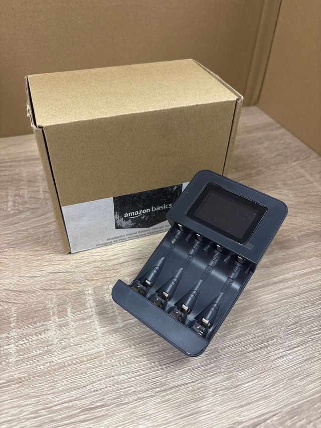 Cargador pilas Amazon Basics
