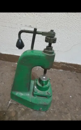 Conjunto prensa/troqueladora manual antigua