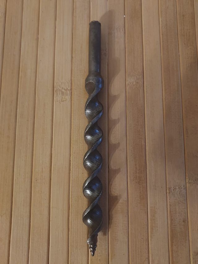 Broca madera antigua