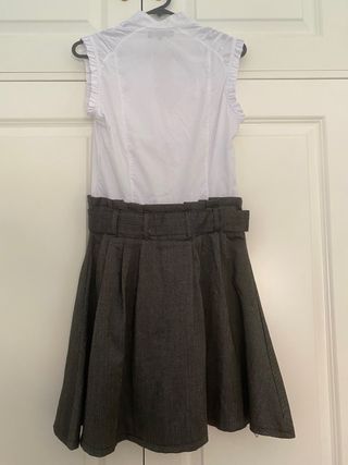 Vestido Stradivarius blanco y gris