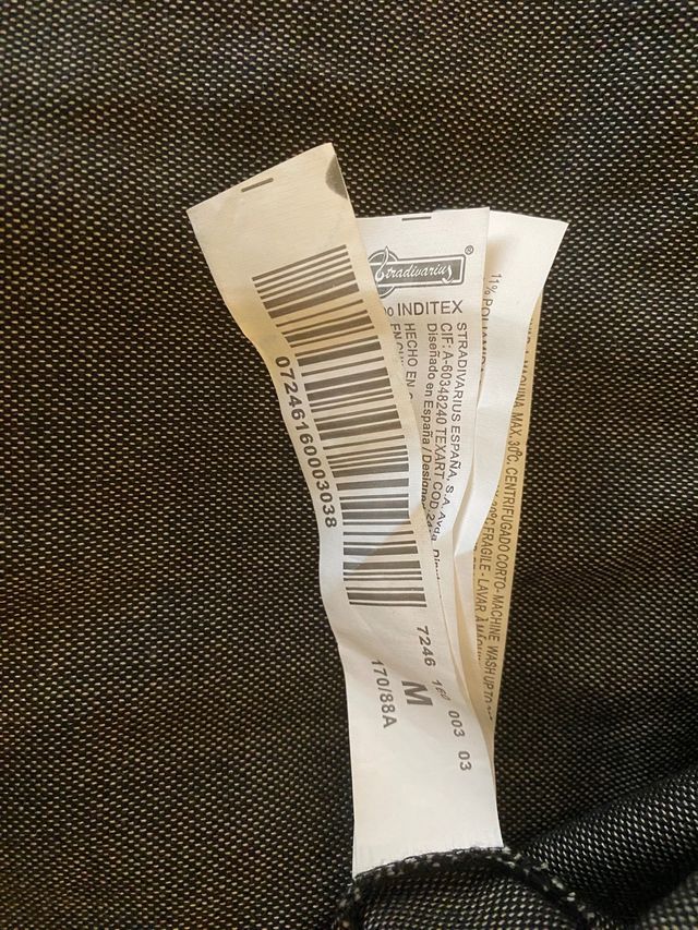 Vestido Stradivarius blanco y gris