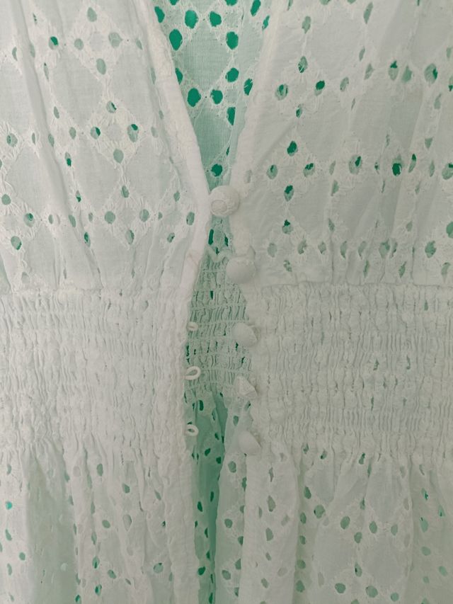 Vestido blanco calado de verano