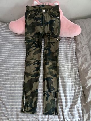 Pantalones Cargo Militares-Bershka