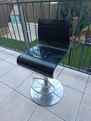 TABURETES PROFESIONALES ALTOS REGULABLES EN ACERO