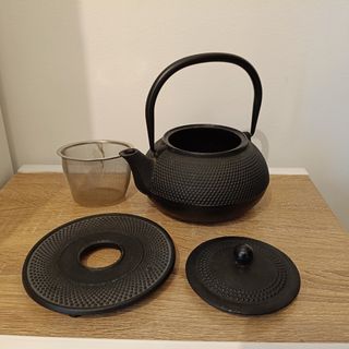 Tetera hierro fundido negra