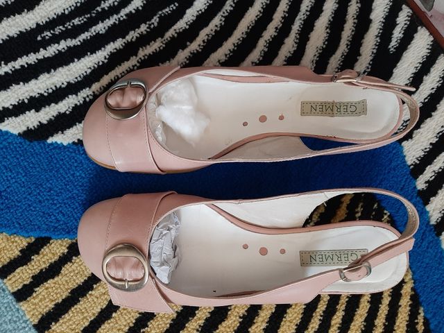 Zapatos piel tacón bajo rosa