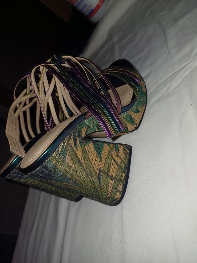 Sandálias plataforma Zara