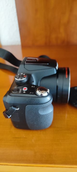 Cámara Panasonic Lumix + funda