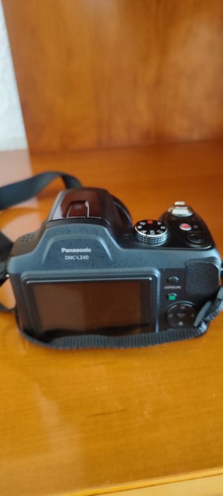 Cámara Panasonic Lumix + funda