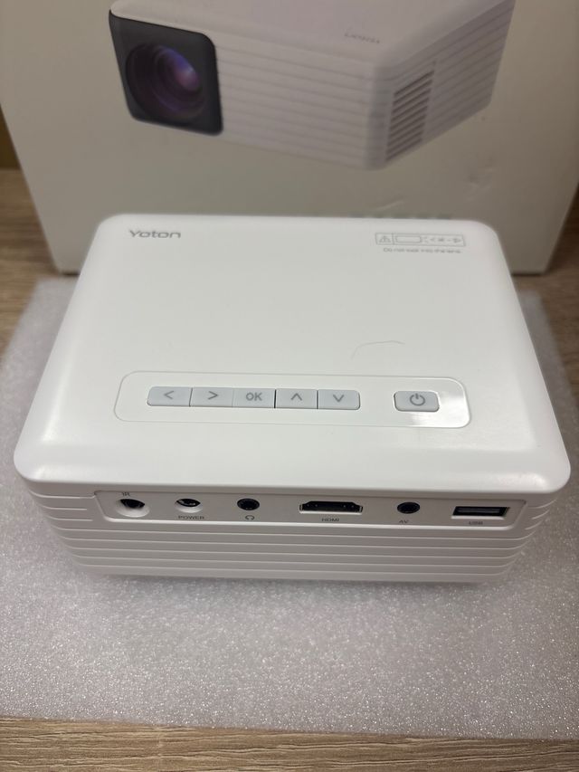 Proyector Yoton Y3 Mini Portátil