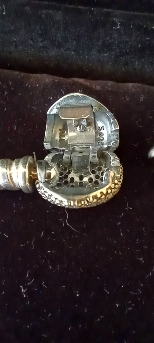 Pulsera Pandora y caja