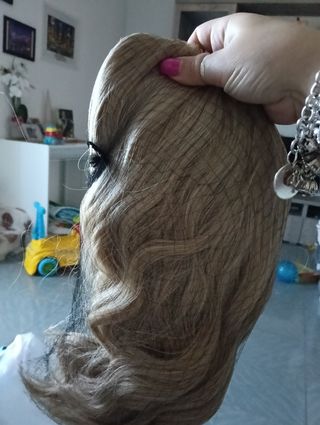 Parrucca biondo cenere - capelli medi