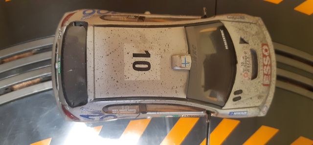 Peugeot 206 Scalextric efecto barro gris número 10